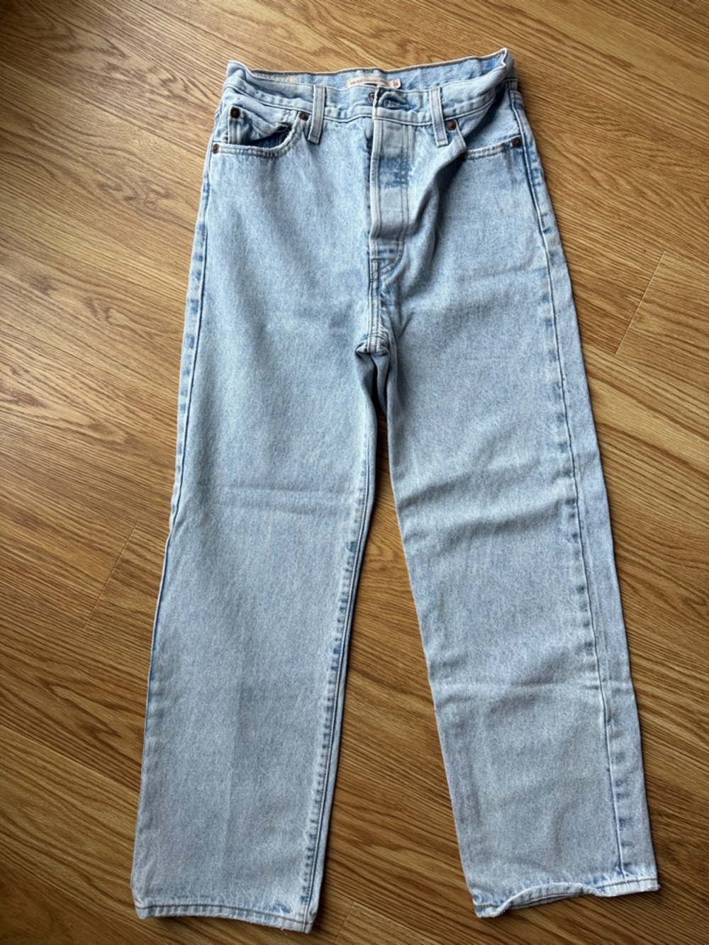 Levi’s Premium Ribcage Straight Ankle Jean